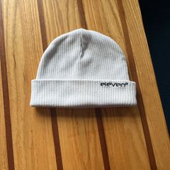 11 degrees hat