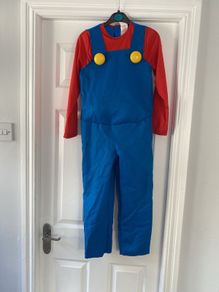 Super Mario costume