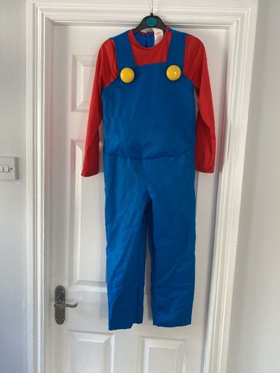 Super Mario costume