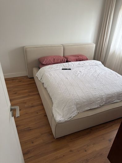 lift-up storage bed.