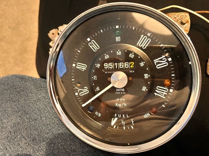 classic mini 140 KMH clocks (Smiths)