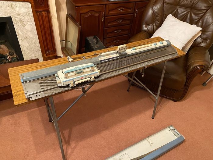 Brother knitting machine KH-580