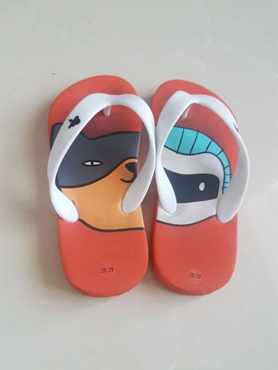 Boy Billiebandit flip flops 28/29