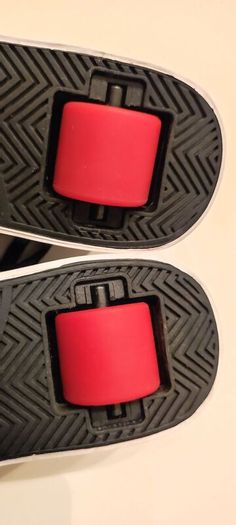 Heelys Pro 20 wheeled shoes - size 43 (UK 9) as new