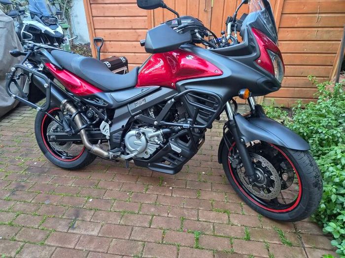 Suzuki v strom 650, Mash 125