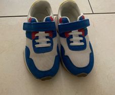 Kids trainers/runners size 12UK