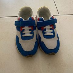 Kids trainers/runners size 12UK