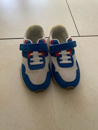 Kids trainers/runners size 12UK
