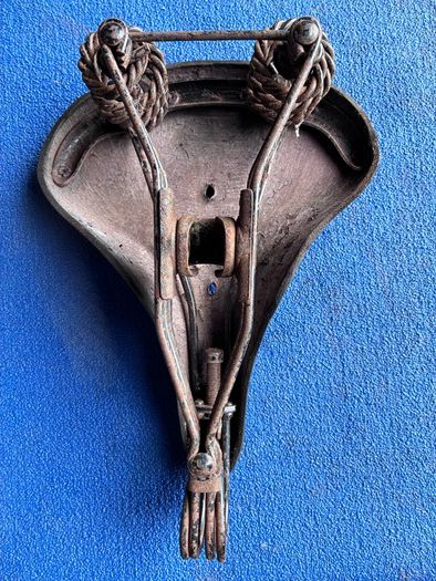 Vintage Wrights saddle