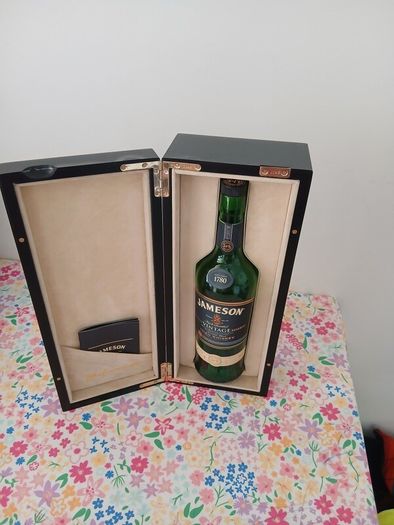 jameson rarest vintage reserve whiskey presentation set