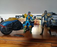 Mezco one:12 Judge Dredd with Lawmaster + Judge Death