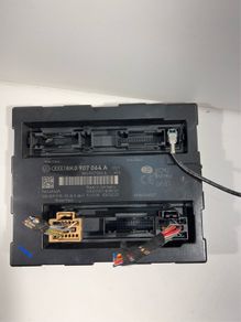 Audi A4 8K A5 Q5 Comfort Control Unit 8K0907064A On-Board Power BCM2.