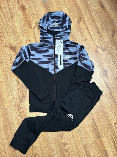 kids tracksuit