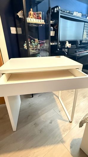 small desk/computer table