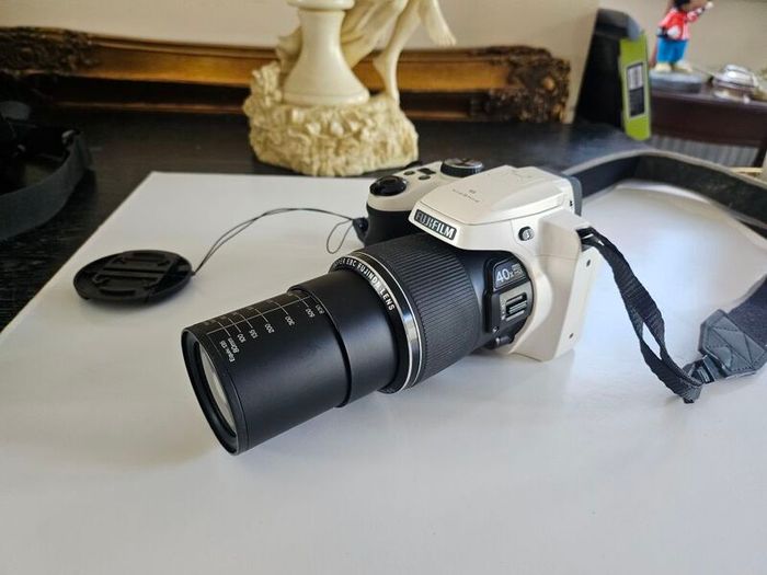 Fujifilm Finepix S8200 digital camera