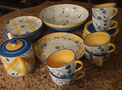 Tea set.