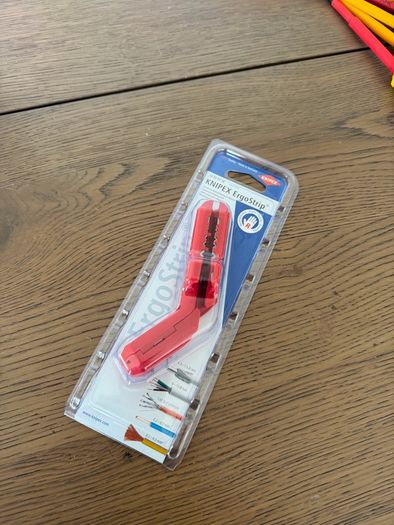 Knipex Ergo Strip Right handed