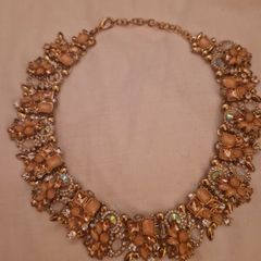costume jewellery .
