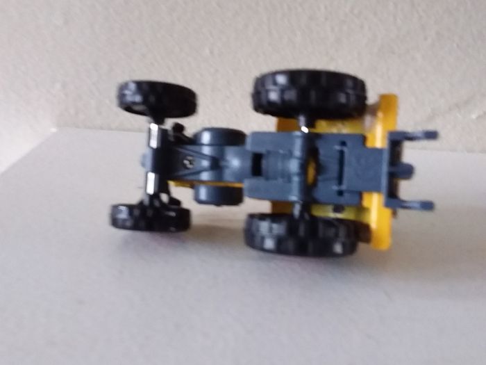 Bulldog Tractor - 1/64 Scale : Diecast Metal
