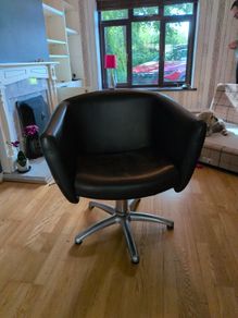 X-Salon Swivel chair. Black Leather.