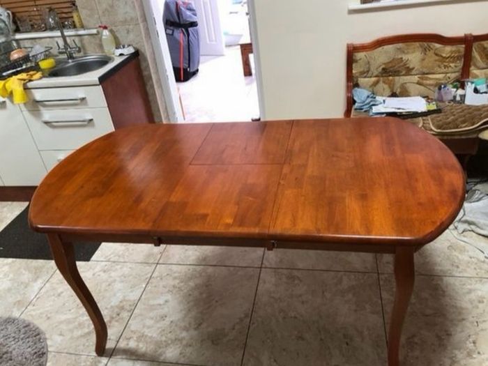 extendable dining table