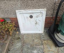 free bathroom suite and 760mmx760mm shower tray