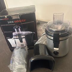 Lloytron Juice Extractor Brand New