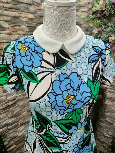 60s retro style floral mini dress size 8 Postage included