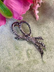 Vintage Sterling Silver Marcasite Bow Brooch (Irish 1940s/50s)