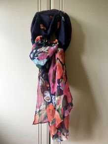 Womens scarf