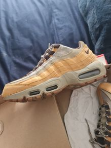 nike air max  95s size 6/half