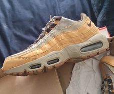 nike air max  95s size 6/half