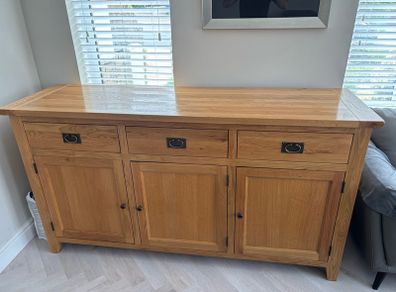 Solid Oak Sideboard Strawbridge in like new condition