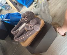 ugg slippers/shoes