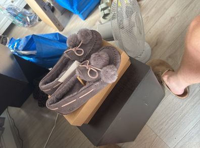 ugg slippers/shoes