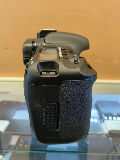Canon EOS 7D 18.0 MP Digital SLR Camera Body Only