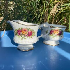 Elizabethan bone china sugar bowl and milk jug
