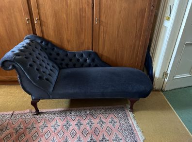 chaise lounge