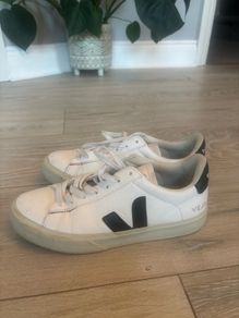 Veja Trainers