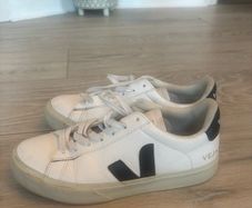 Veja Trainers