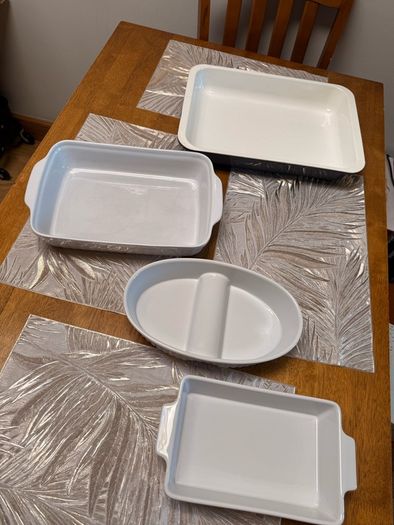 Ceramic baking trays