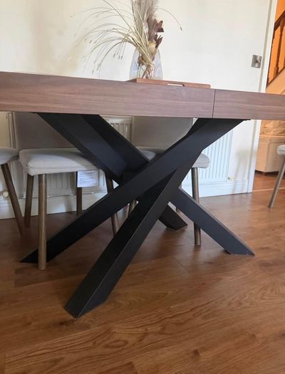 Modern Extendable Dining Table & 6 Chairs
