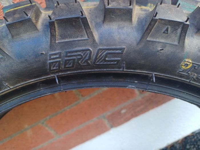 Two dual sport tyres with 800 Km