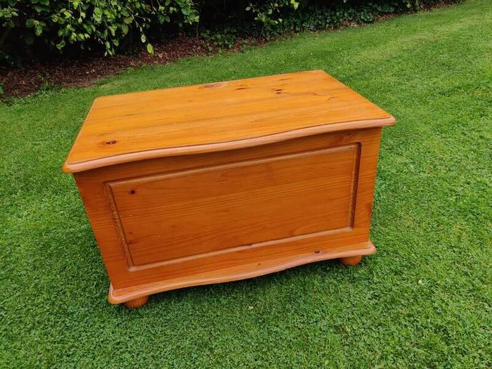 Pine Blanket Box