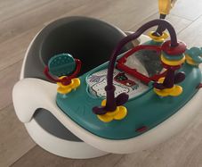 Snug Floor Seat with Activity Tray