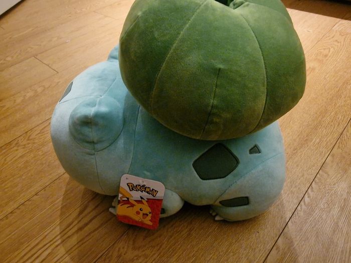 Pokemon Huge Sleeping Bulbasaur  18 Inch Plush