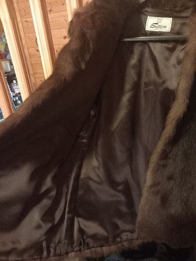 Switzers fur coat, no damage, medium, D18 post 10e