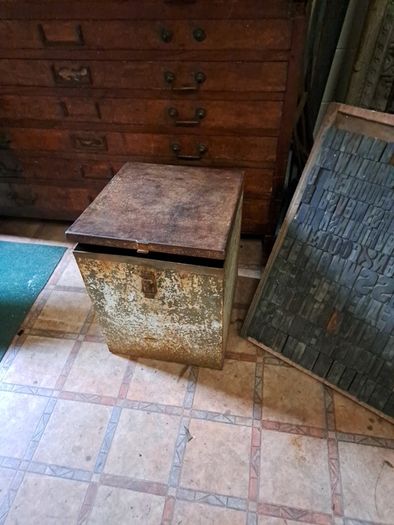 Vintage Metal Trunk