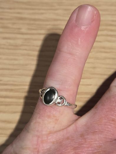 Ladies sterling silver ring