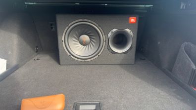 JBL Basspro 12 - with store warranty
